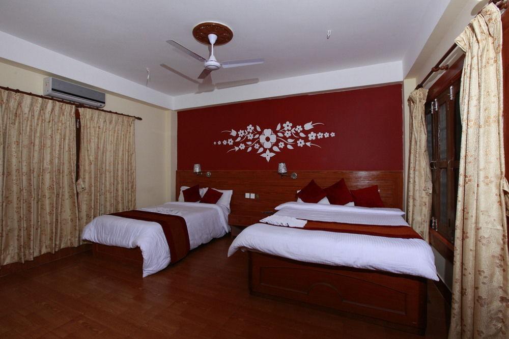 Chitwan Safari Camp & Lodge Sauraha Eksteriør billede